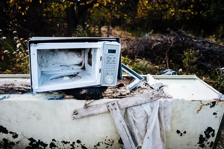 How to Dispose of an old Microwave Oven